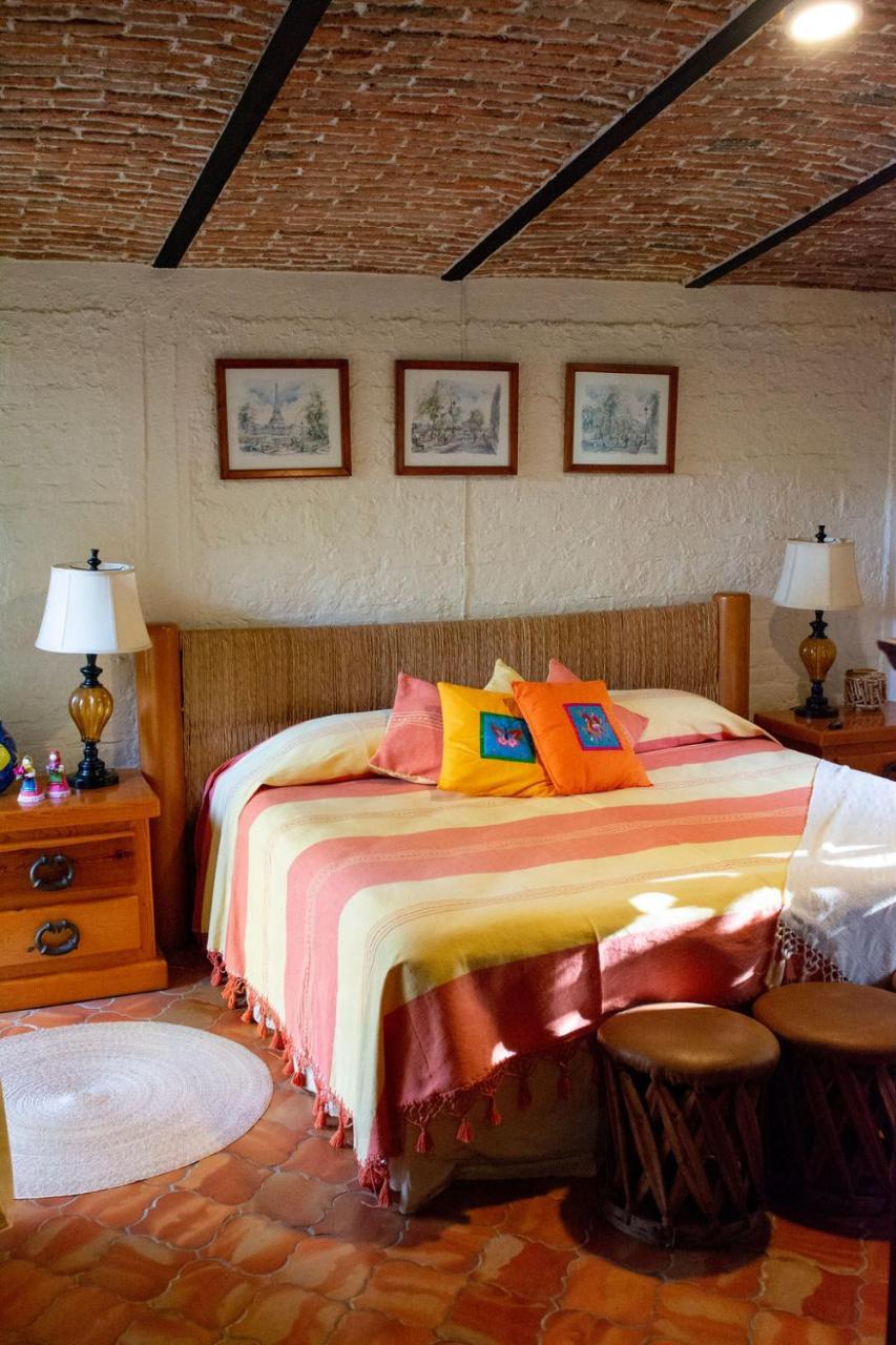 Casa Palomas Bed And Breakfast San Juan Cosala Exterior photo
